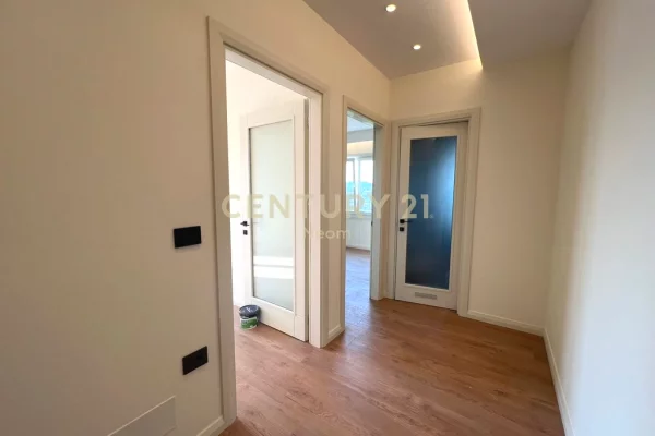 Apartment for sale in Tirana 2+1, Emty