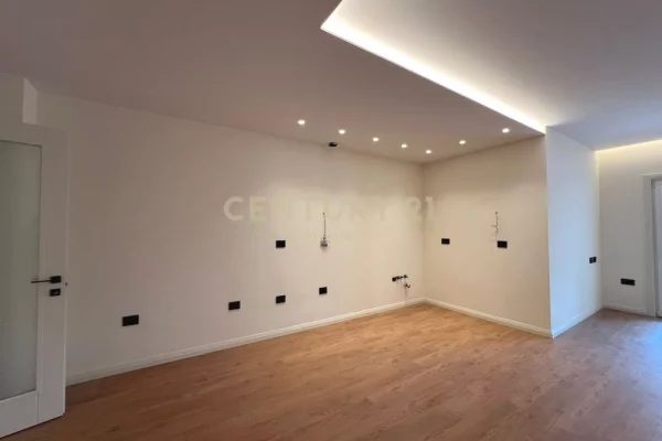 Apartment for sale in Tirana 2+1, Emty