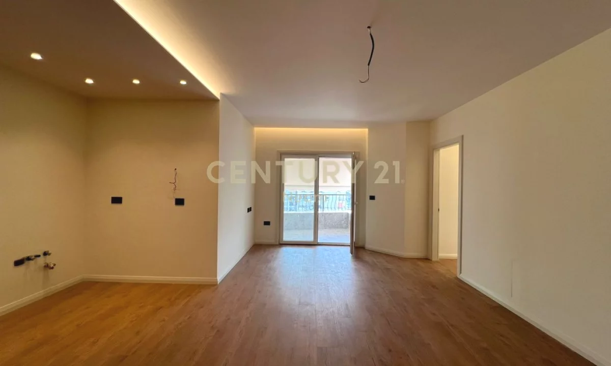 Apartment for sale in Tirana 2+1, Emty
