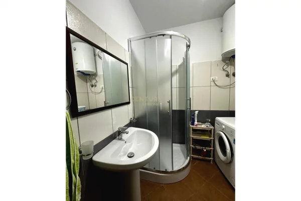 Shtepi me qera Apartament ne Tirane, 2+1, Mobilimi E mobiluar, Pagesa 700  Euro.