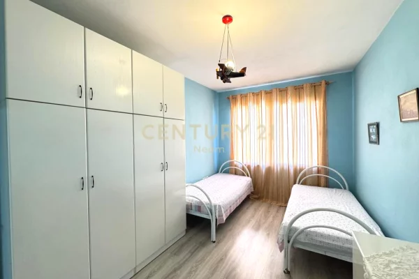 Shtepi me qera Apartament ne Tirane, 2+1, Mobilimi E mobiluar, Pagesa 580  Euro.
