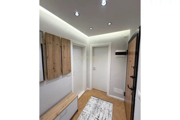 Appartamento in vendita a Tirana 1+1, Arredato