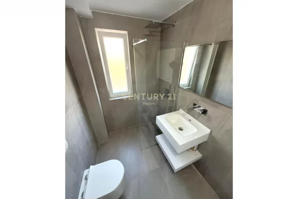 Appartamento in vendita a Tirana 1+1, Arredato