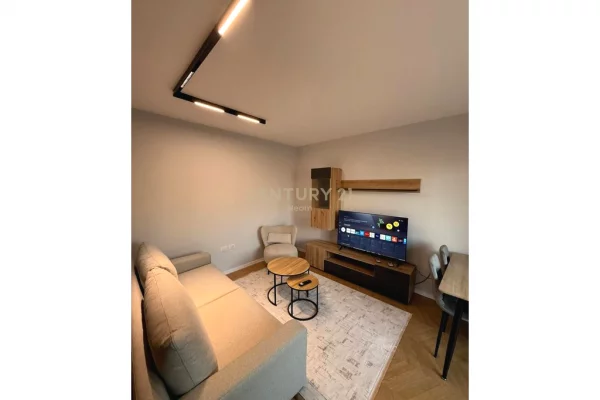 Appartamento in vendita a Tirana 1+1, Arredato