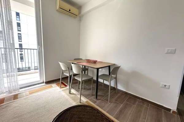 Shtepi me qera Apartament ne Tirane, 2+1, Mobilimi E mobiluar, Pagesa 450  Euro.