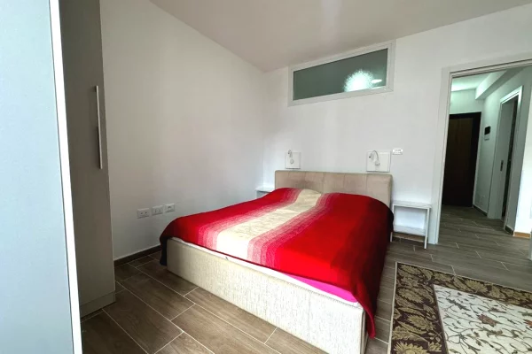 Shtepi me qera Apartament ne Tirane, 2+1, Mobilimi E mobiluar, Pagesa 450  Euro.