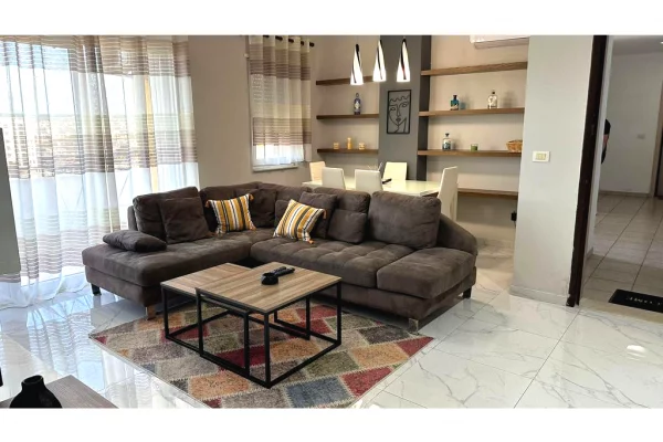 Shtepi me qera Apartament ne Tirane, 2+1, Mobilimi E mobiluar, Pagesa 550  Euro.