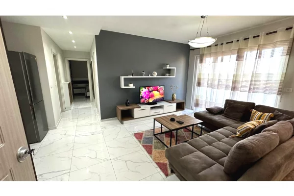 Shtepi me qera Apartament ne Tirane, 2+1, Mobilimi E mobiluar, Pagesa 550  Euro.