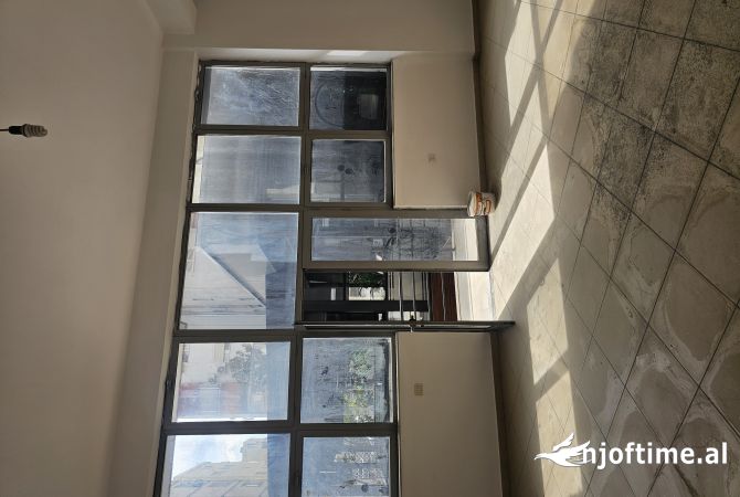 Okazion shitet dyqan 55m2 Adresa Tirane Treshi