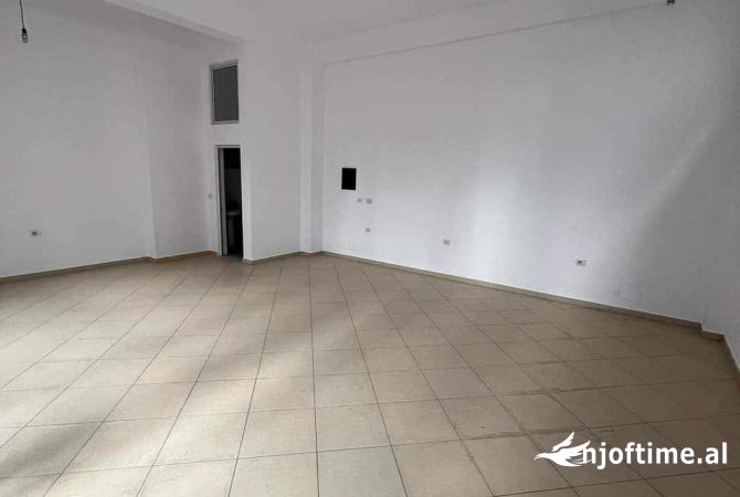 Ambient biznesi ne shitje 1+1 ne Tirane - 93,500 Euro