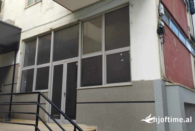 Okazion shitet dyqan 55m2 Adresa Tirane Treshi