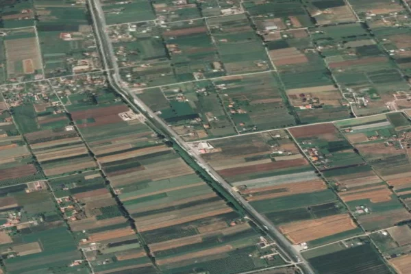 Truall ose Toke ne Lezhe - 47,500 Euro