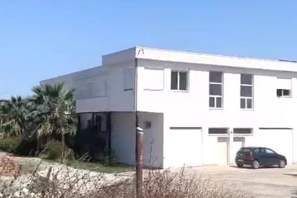 Ambient biznesi ne shitje 4+1 ne Durres - 4,500,000 Euro