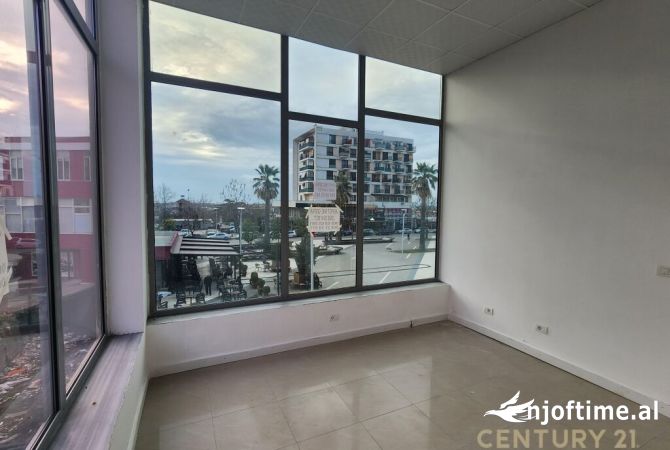 SHITET NJESI BIZNESI QENDER 'LAC'