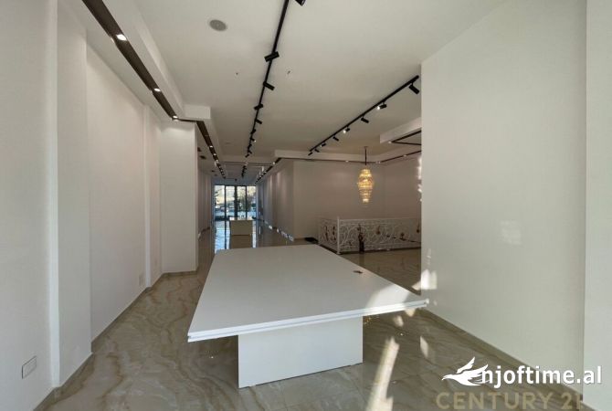 Shitet Ambient showroom ne Bulevardin Vlore-Skele, Vlore!