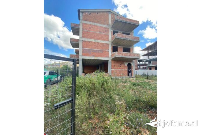 Business Property in Sale 5+1 in Durres - 250,000 Euro