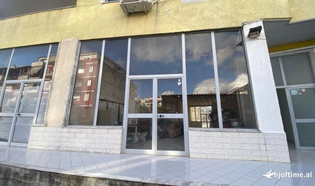 SHITET NJESI KOMERCIALE NE 'FRESK '