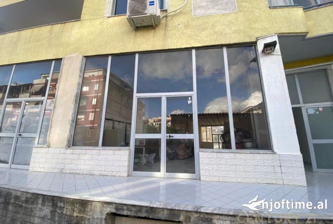 SHITET NJESI KOMERCIALE NE 'FRESK '