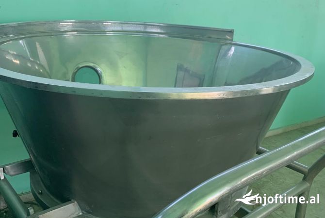 Pajisje biznesi ne shitje ne Tirane - 1,500 Euro