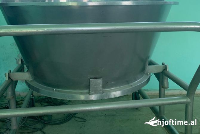 Pajisje biznesi ne shitje ne Tirane - 1,500 Euro