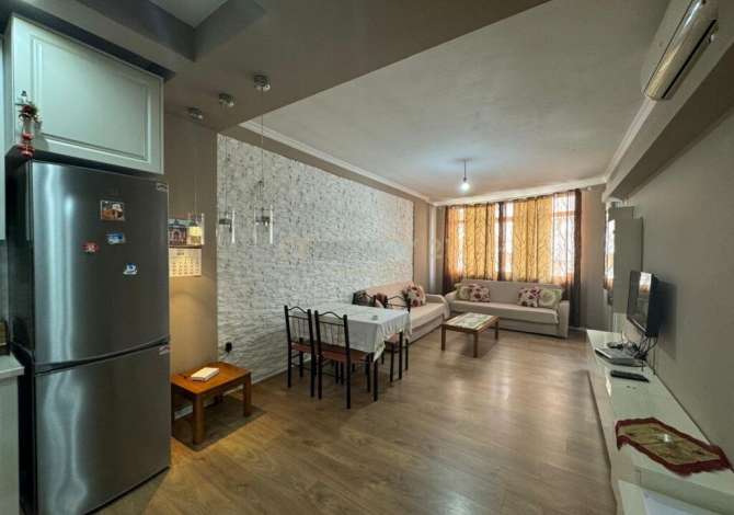 FRESK, JAPIM ME QIRA APARTAMENT 2+1 400 euro 