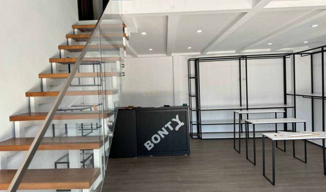 JEPET ME QIRA AMBJENT PER BIZNES SUPER I IVESTUAR NE ZONEN E ISH PARKUT & POST PARKIMI