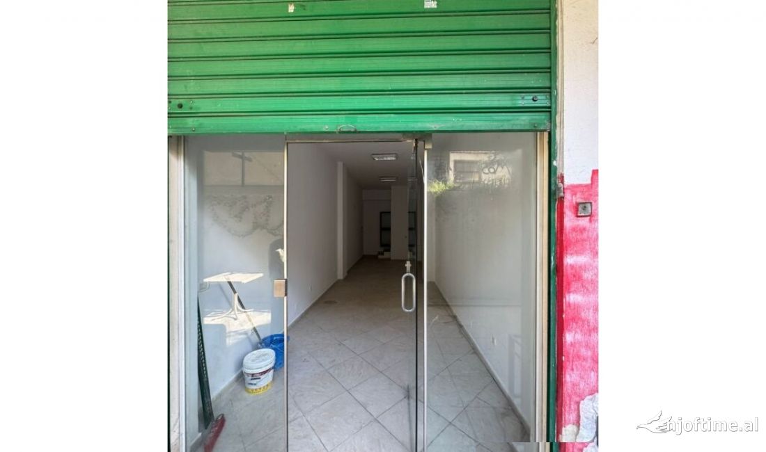 AMBIENT KOMERCIAL NE SHITJE !!!!38,000 Euro