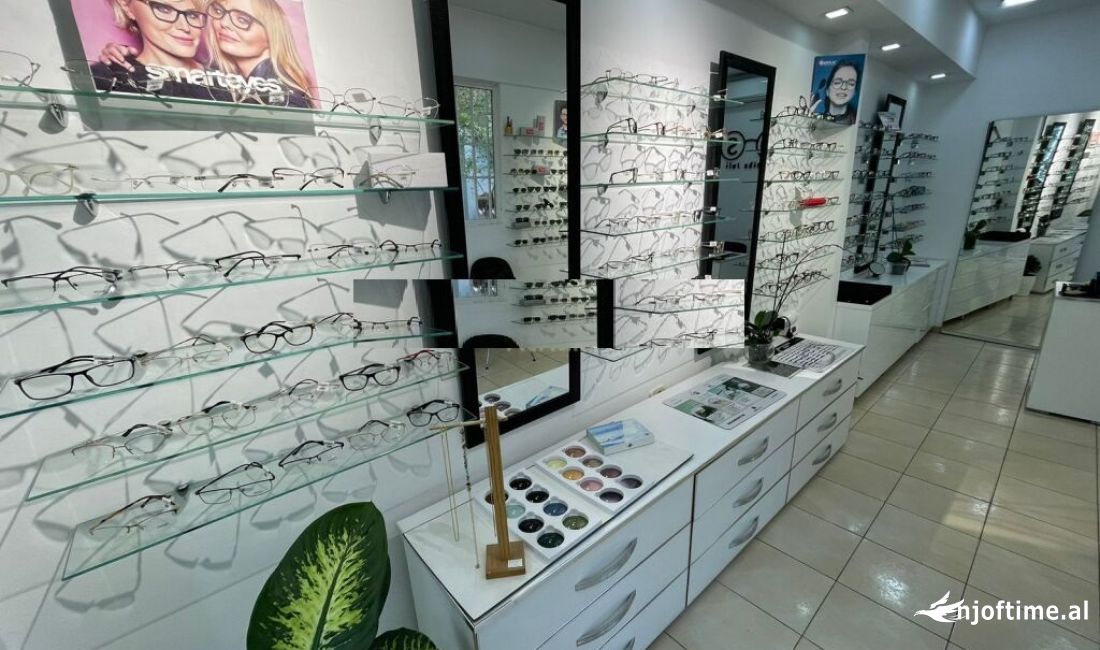 OKAZION ! SHITET BIZNES OPTIKE ! RR.KAVAJES,16,500 Euro
