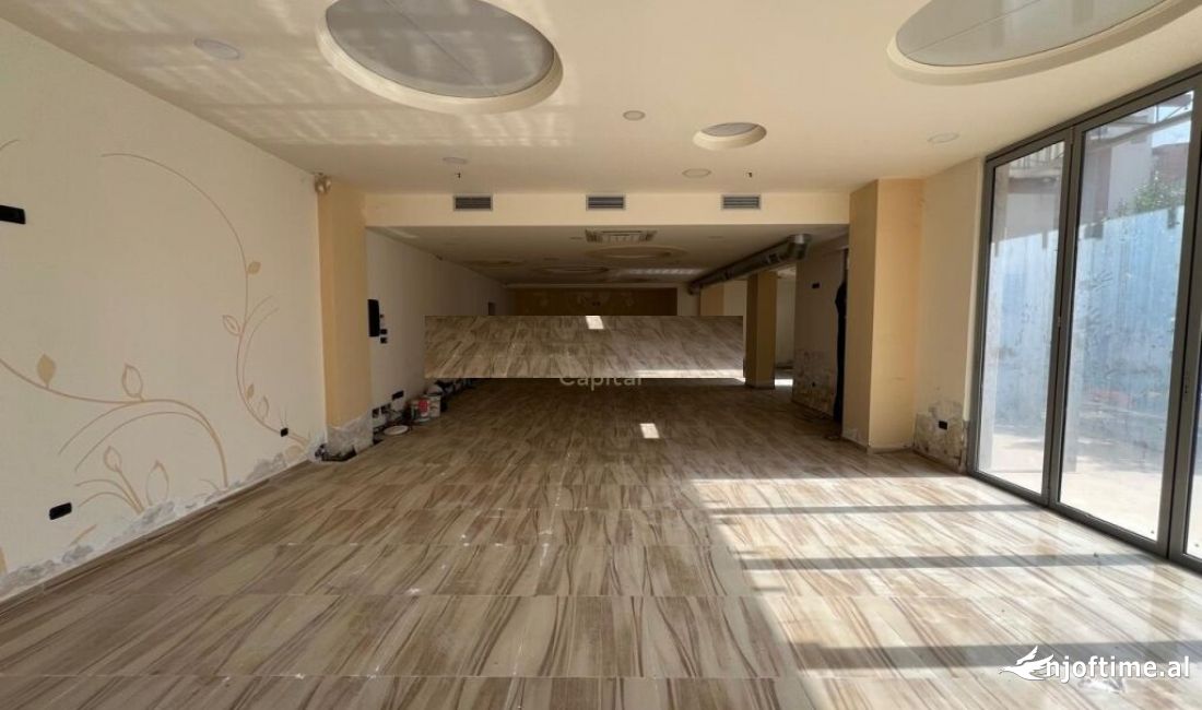 NJESI BIZNESI ME QIRA  170 m2 NE FRESK 550 Euro /Muaj