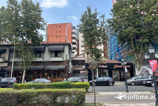 Ambiente Commerciale in Affitto 1+1 a Tirana - 1,000 Euro