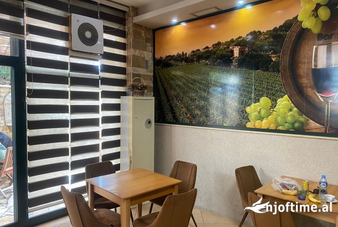 JEPET ME QIRA AMBIENT KOMERCIAL NE RRUGE KRYESORE TEK FRESKU ! 650 € /Muaj