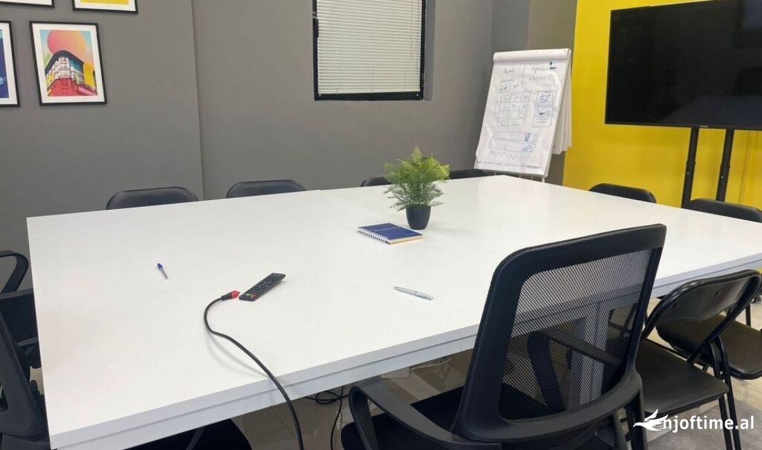 OKAZION! Ambient Komercial per Shitje tek Qendra Tregtare Olympia, Sheshi Willson.140,000 Euro