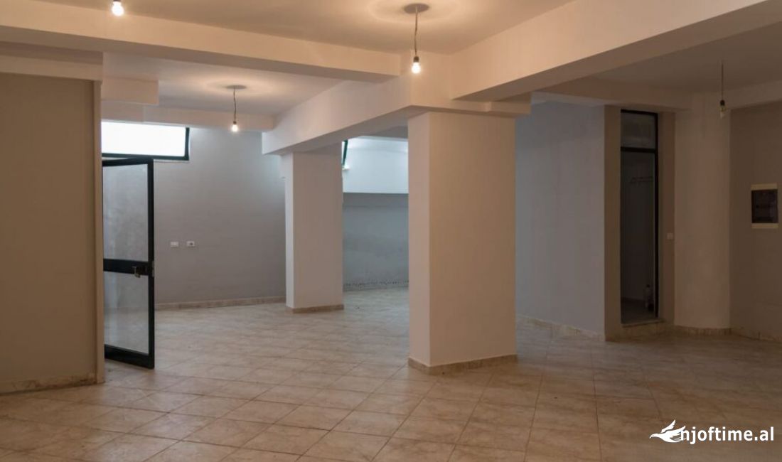 Ambient Komercial prane 21 Dhjetorit! 650 Euro /Muaj