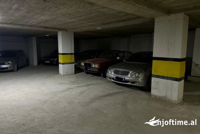 Garazhd Per Shitje ,Pran Spitalit Amerikan 2!  26,000 €