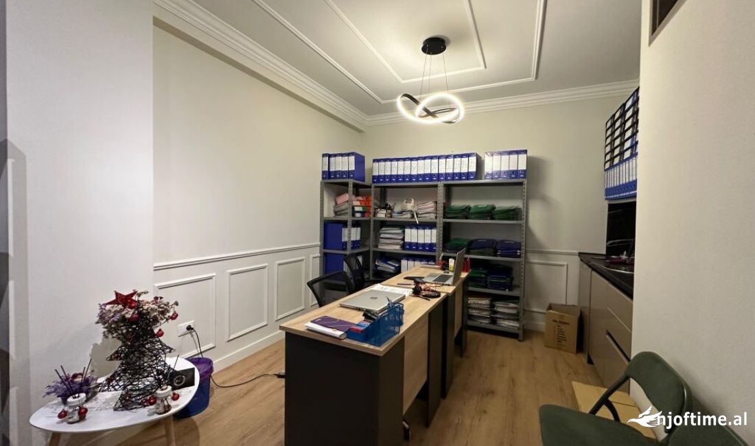 Jepet Zyre Me Qira Prane Condor Center ne Rrugen e Kavajes. 500 Euro /Muaj