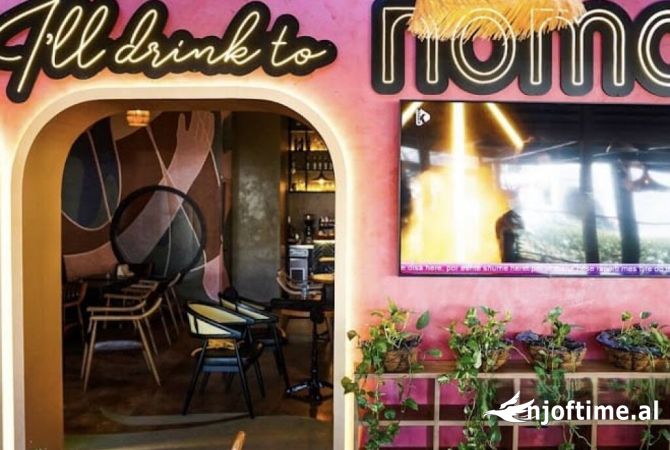 Ambiente Commerciale in Vendita 2+1 a Tirana - 120,000 Euro