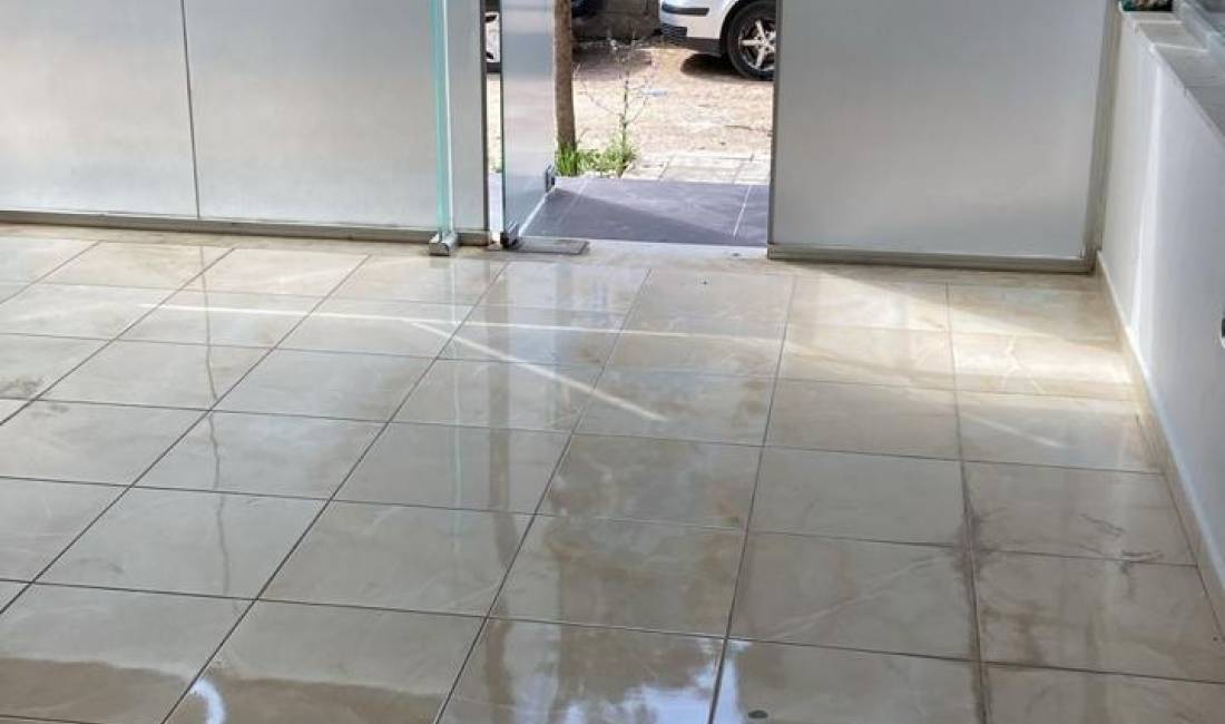 Qira, Dyqan 30m2 Ne Astir Prane Njesise Bashkiake 290Euro