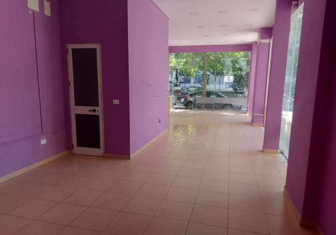 Ambiente Commerciale in Affitto 1+1 a Tirana - 40,000 Leke