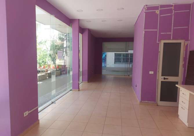 Ambiente Commerciale in Affitto 1+1 a Tirana - 40,000 Leke