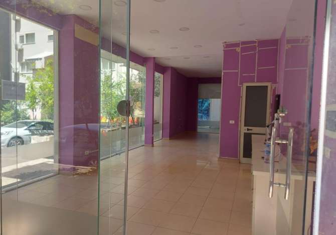 Ambiente Commerciale in Affitto 1+1 a Tirana - 40,000 Leke