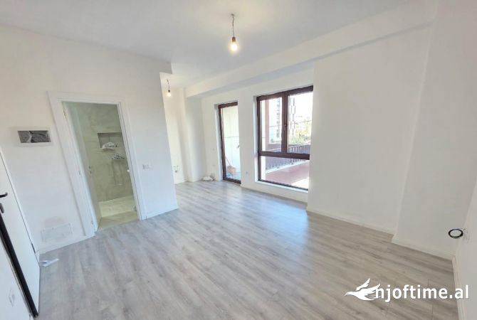 Qira, Apartament 1+1 Myslym Shyri, Tirane
