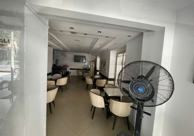 Jepet me qera Lokal ne zonen Vasil Shanto, Tirane.