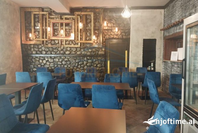 Ambiente Commerciale in Affitto 2+1 a Tirana - 2,300 Euro