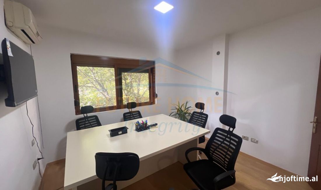 Ambient per zuyra me qira, 9 Kateshet, Tirane.