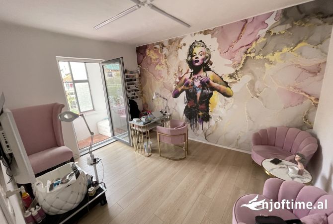 Ambiente Commerciale in Affitto 3+1 a Tirana - 750 Euro