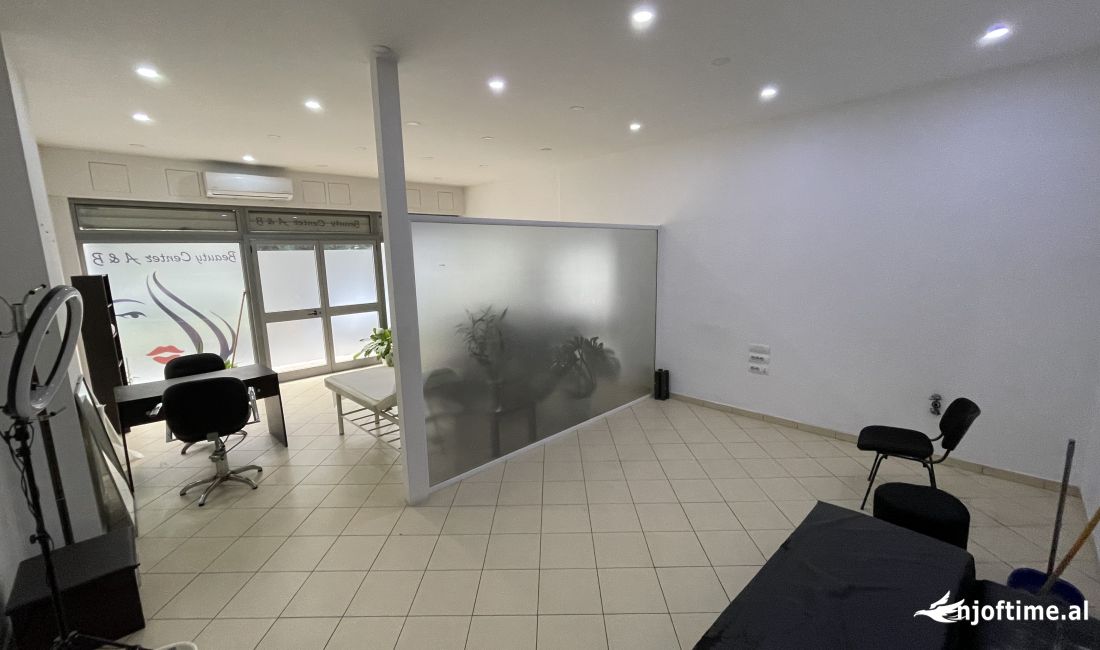 Dyqan per shitje ne Yzberisht