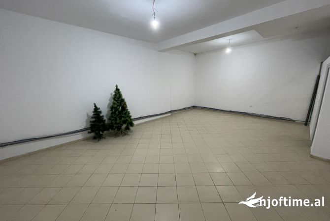 Business Property in Sale 1+1 in Tirana - 230,000 Euro