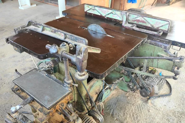 Strumenti di lavoro a Elbasan - 100 Euro