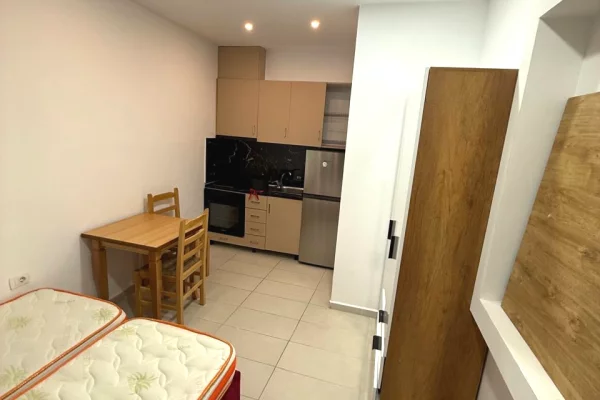 Shtepi me qera Garsoniere ne Tirane - 26,000 Leke