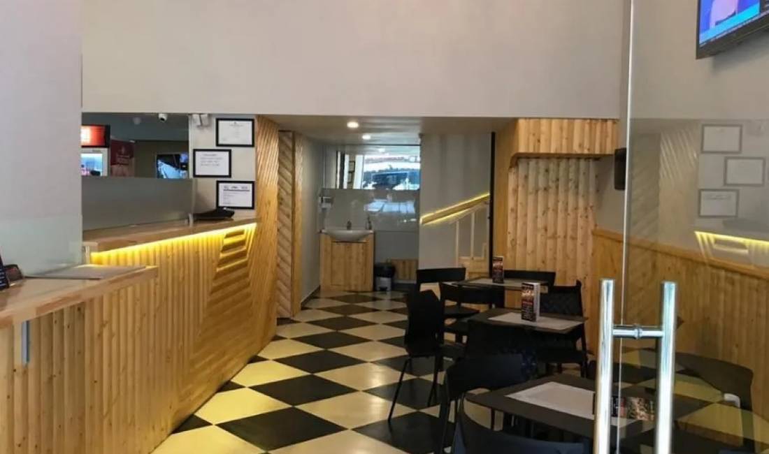 Ambjent Tregtar per qira Astiri - Jepet lokal me qera ne Astir